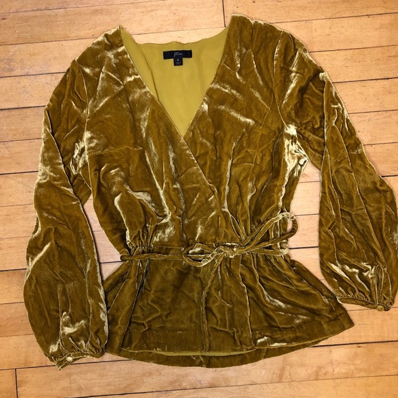 J. Crew velvet top in a gorgeous chartreuse color. Sz 6. - Picture 1 of 4